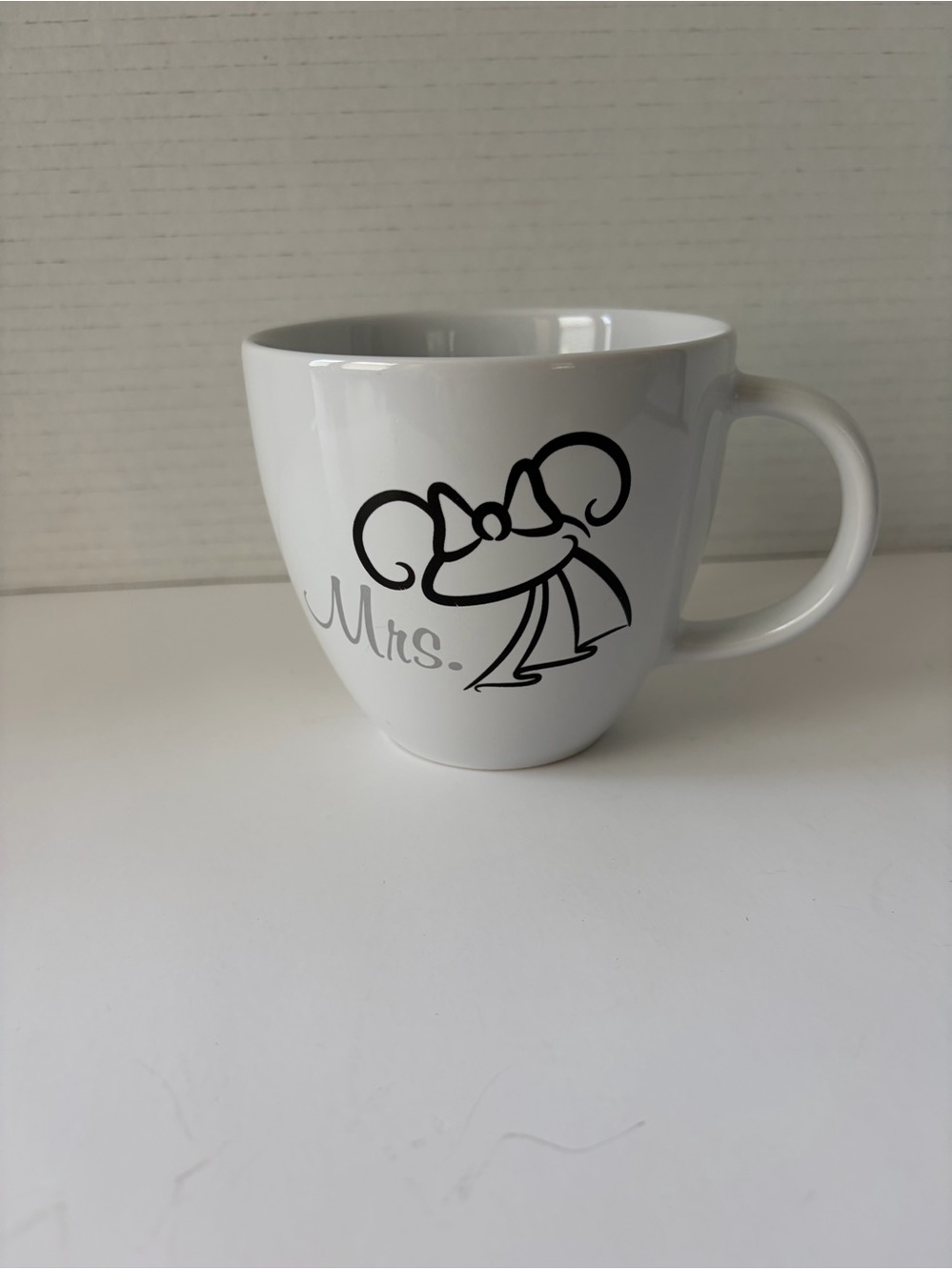 Disney Parks Mrs Minnie Mouse Ears Mug‎